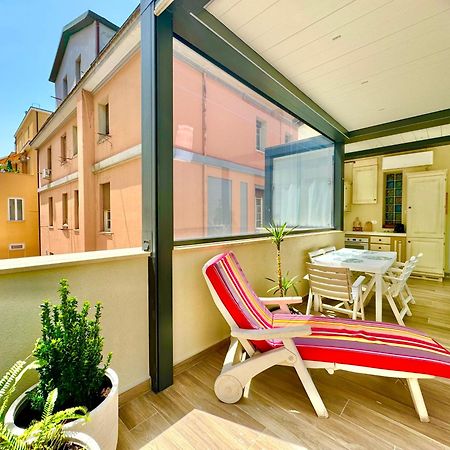 Pescara Centro Silenzioso E Confortevole Con Terrazzo Bioclimatico A 2 Minuti Dal Mare Kültér fotó