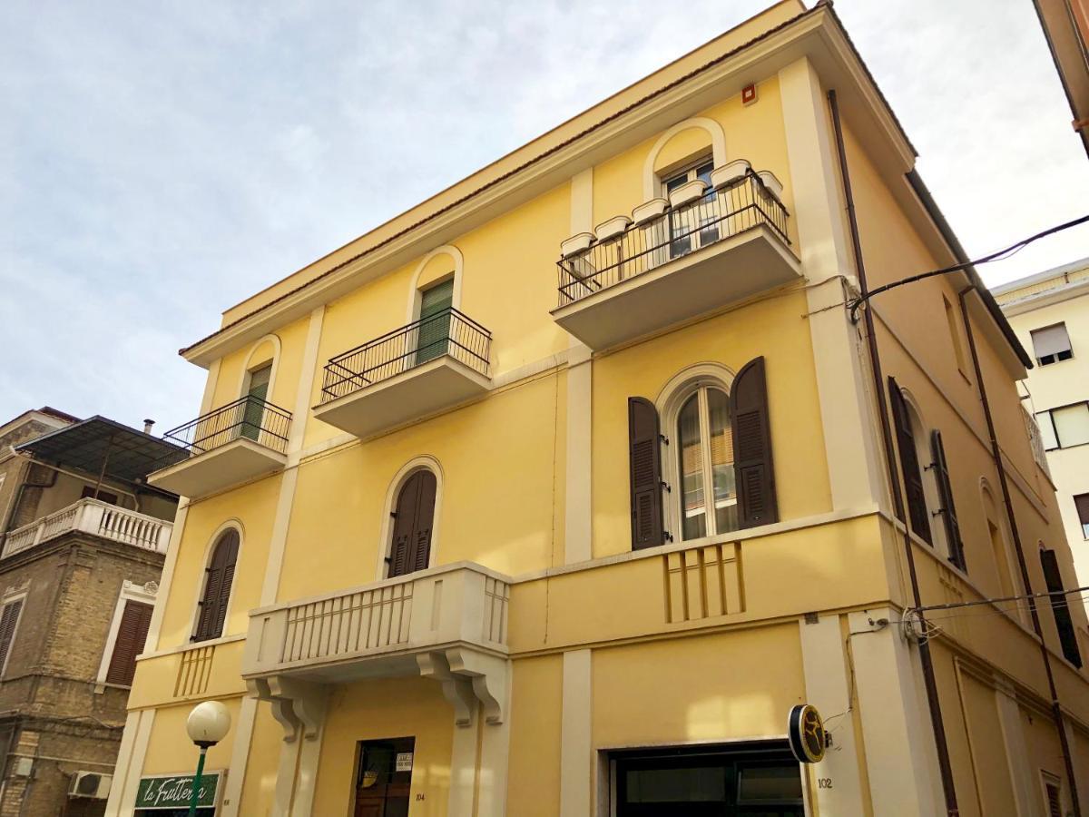 Pescara Centro Silenzioso E Confortevole Con Terrazzo Bioclimatico A 2 Minuti Dal Mare Kültér fotó